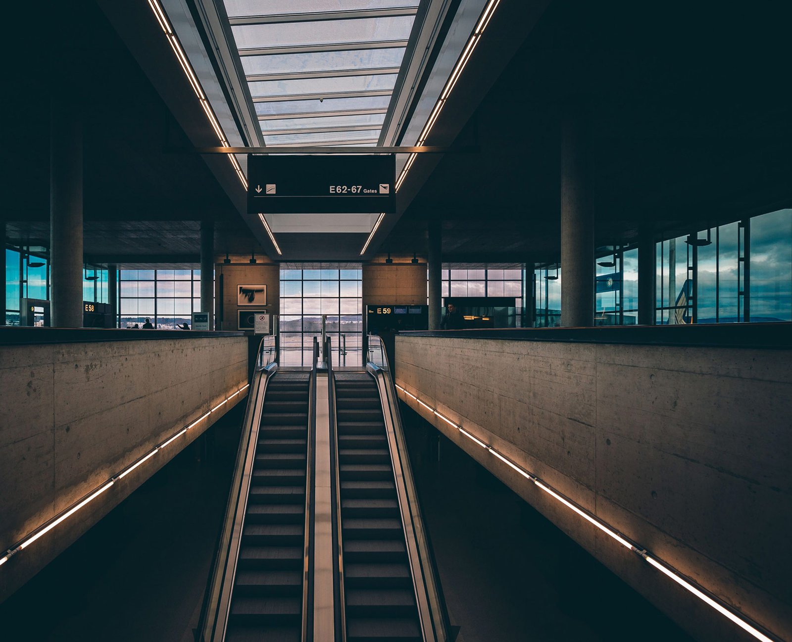 photo-1453282716202-de94e528067c